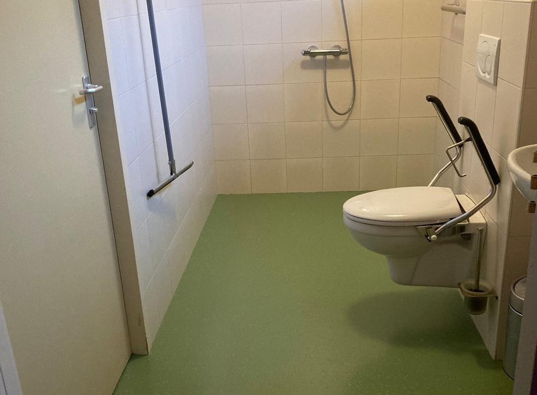 Invalide douche toilet